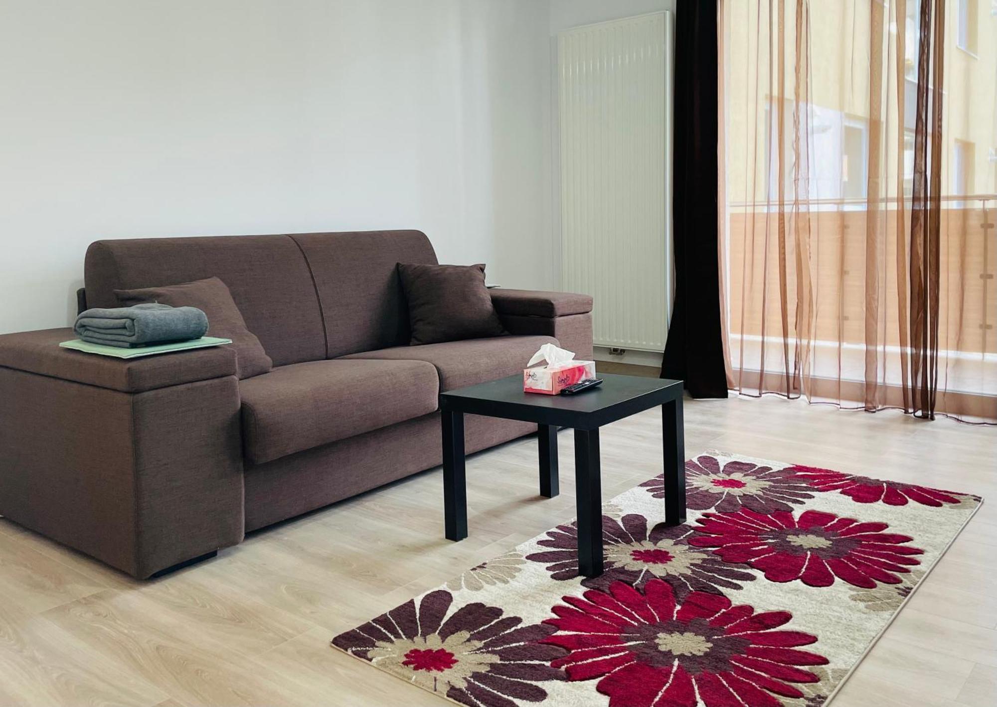 Mountain Crib In Urban Plaza W. Parking & Netflix Apartment Brasov Exterior photo